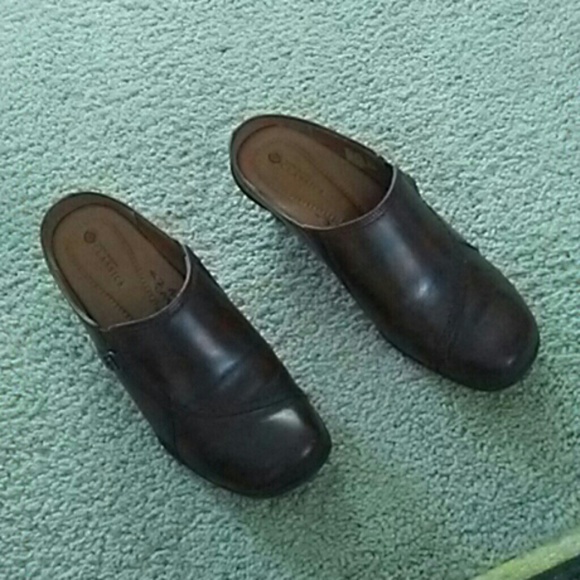 Earth Spirit Classics Slip On Shoes - Picture 1 of 6